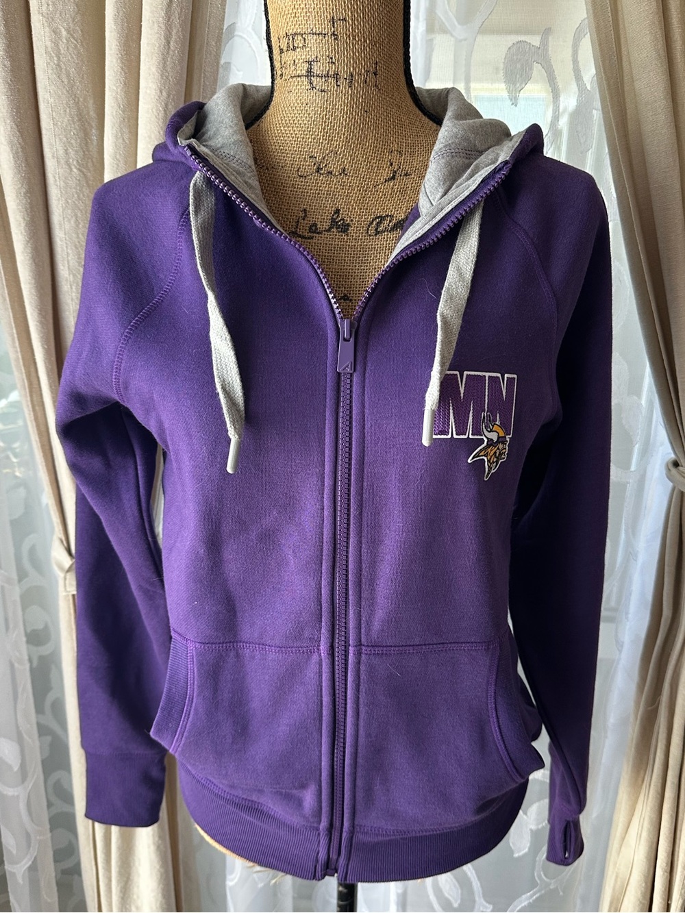 Antigua Women's Purple Minnesota Vikings Victory Full-Zip Hoodie NWT